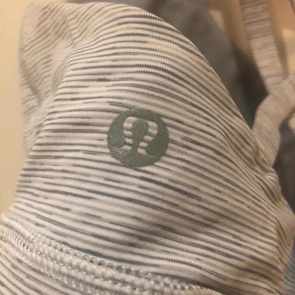 Lululemon Energy Bra Size 8 - Picture 6 of 8